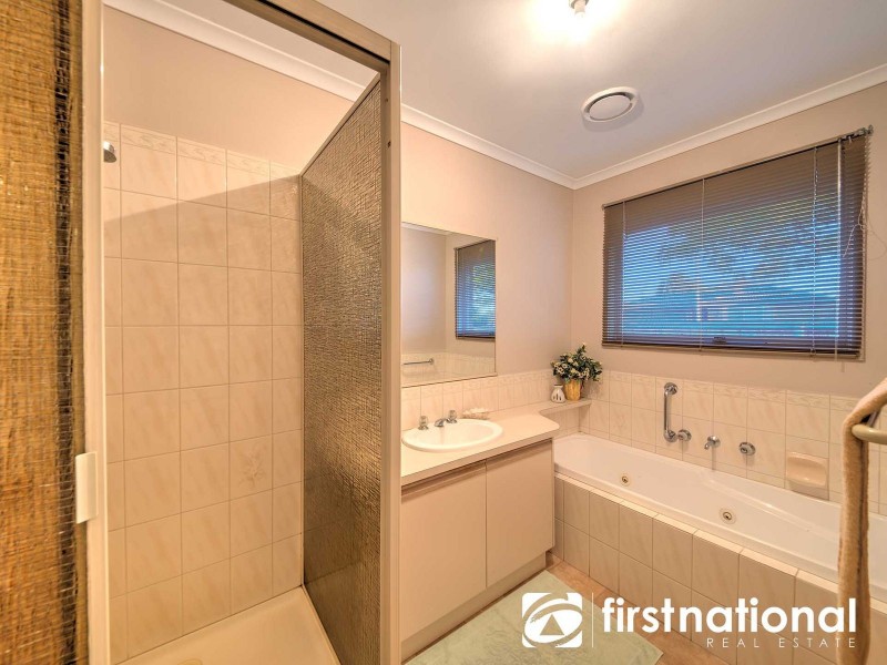 31 St Boswells Avenue, Berwick VIC 3806