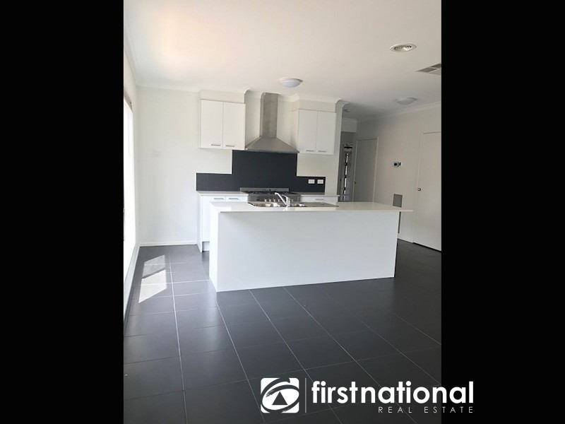 9 Manhattan Drive, Officer VIC 3809