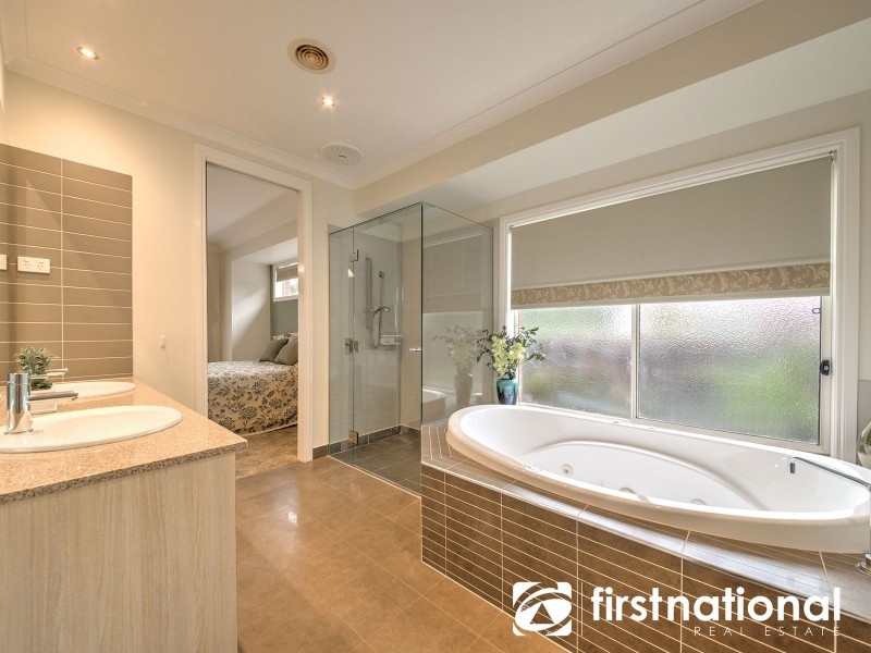 2 The Quays, Narre Warren South VIC 3805