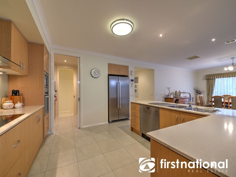 2 The Quays, Narre Warren South VIC 3805