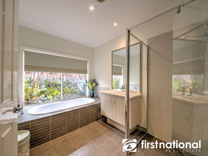 2 The Quays, Narre Warren South VIC 3805