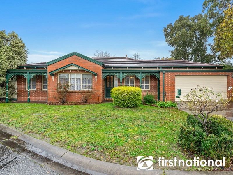 8 Emma Court, Berwick VIC 3806