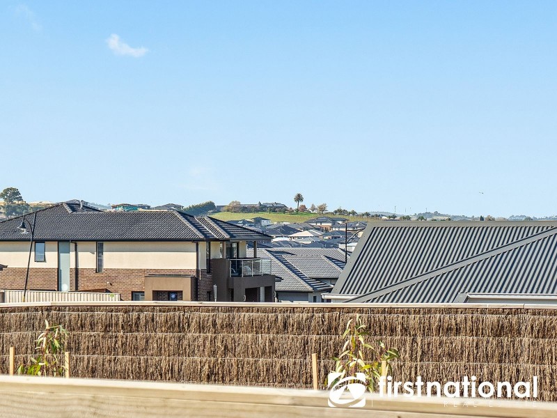 31 Burgess Avenue, Officer VIC 3809