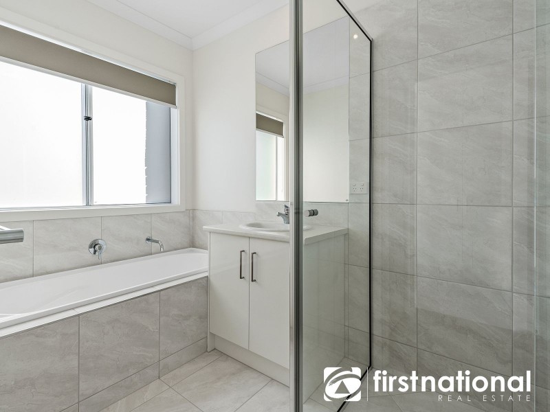 31 Burgess Avenue, Officer VIC 3809