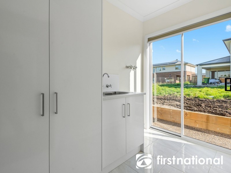 31 Burgess Avenue, Officer VIC 3809