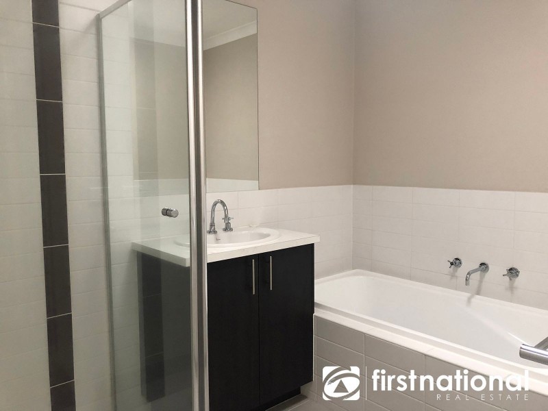 13/180 Henry Road, Pakenham VIC 3810