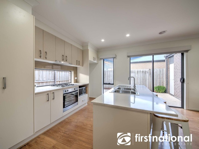 10 Barbara Avenue, Officer VIC 3809