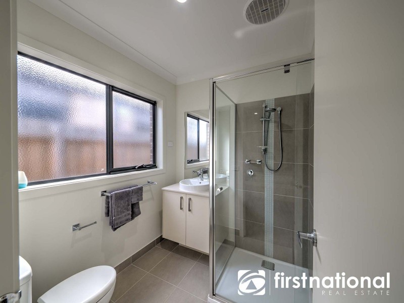 10 Barbara Avenue, Officer VIC 3809