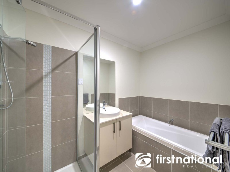 10 Barbara Avenue, Officer VIC 3809