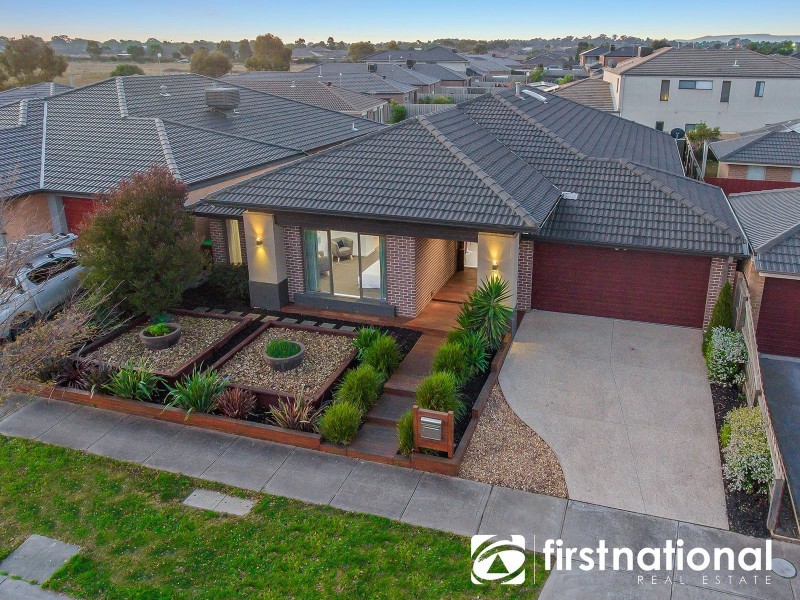 12 Bushman Way, Lynbrook VIC 3975