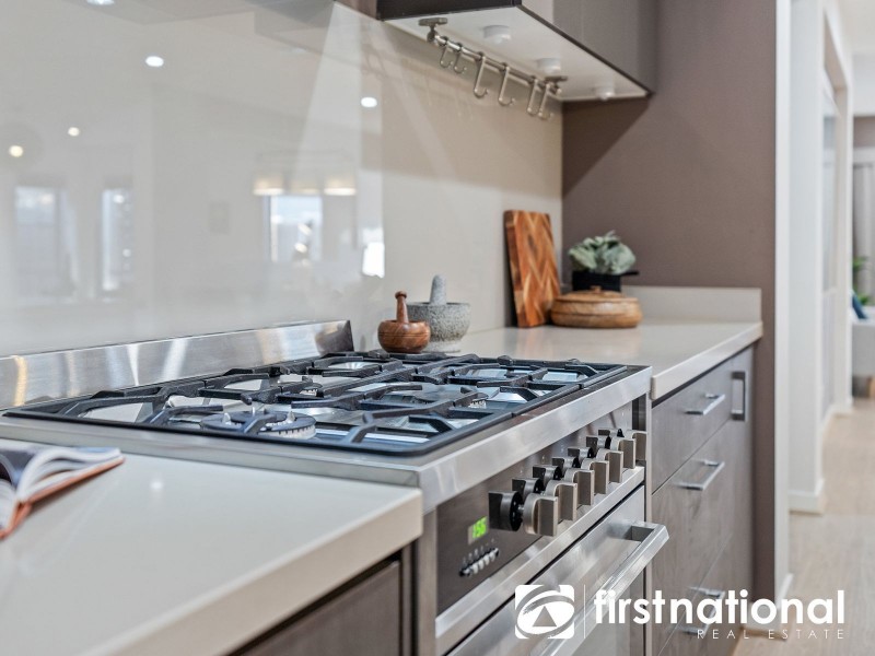 12 Bushman Way, Lynbrook VIC 3975