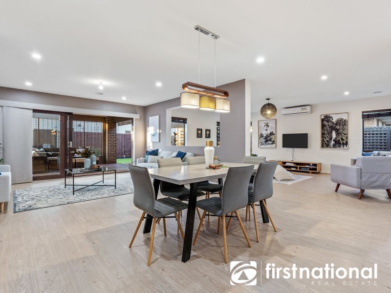 12 Bushman Way, Lynbrook VIC 3975