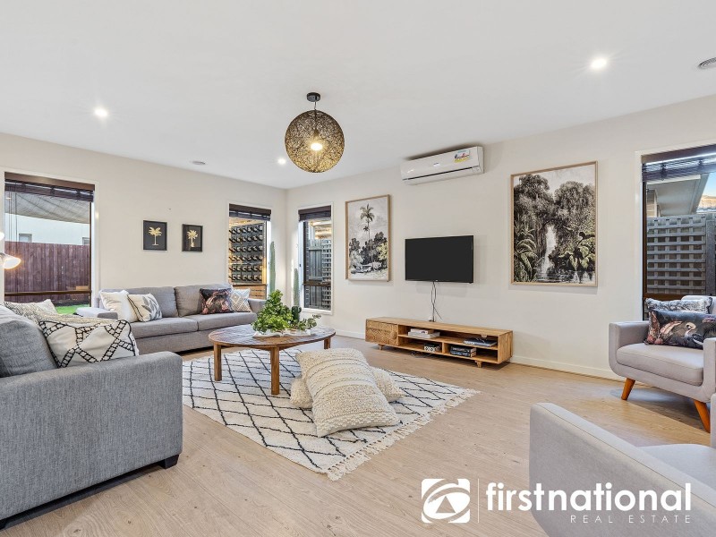 12 Bushman Way, Lynbrook VIC 3975