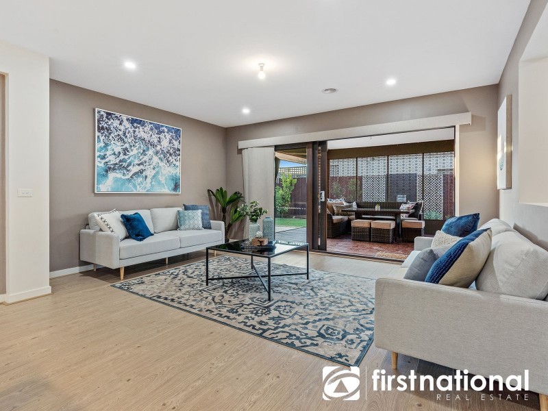 12 Bushman Way, Lynbrook VIC 3975