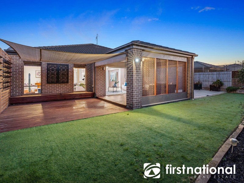 12 Bushman Way, Lynbrook VIC 3975