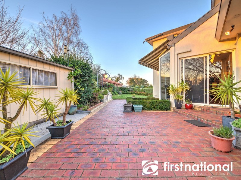 26 Edrington Park Drive, Berwick VIC 3806