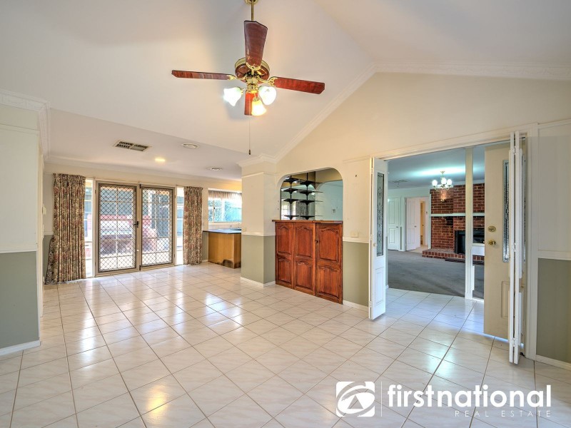 19 Millgrove Way, Berwick VIC 3806