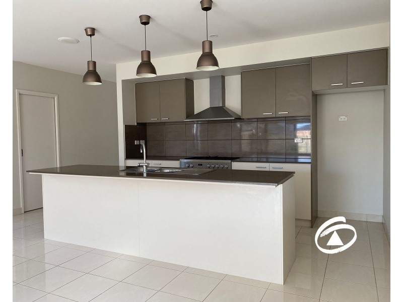 17 Blacksmith Way, Clyde North VIC 3978