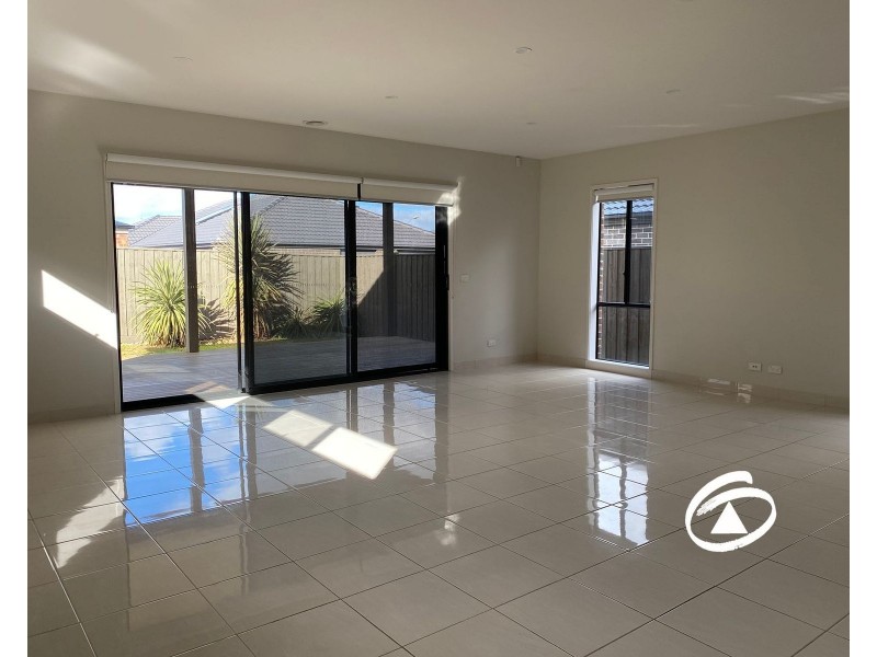 17 Blacksmith Way, Clyde North VIC 3978