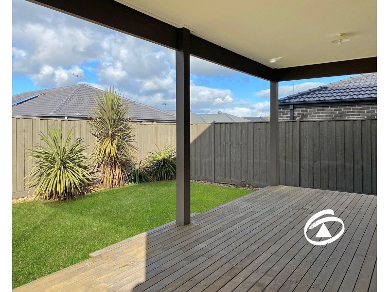 17 Blacksmith Way, Clyde North VIC 3978