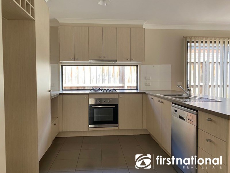 40 Devine Drive, Pakenham VIC 3810