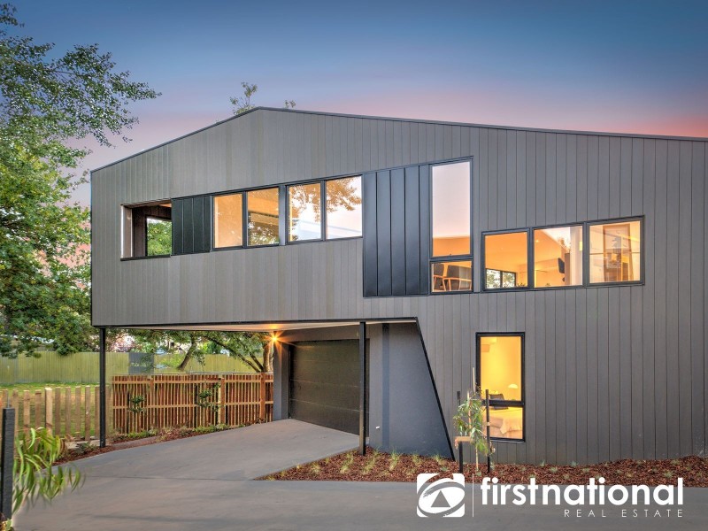 29 Willowdene Way, Berwick VIC 3806