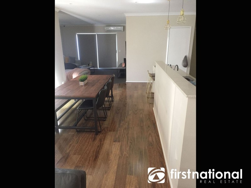 28 Chagall Parade, Clyde North VIC 3978