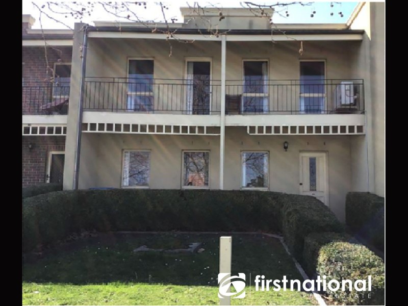 10/10 Parkhill Drive, Berwick VIC 3806