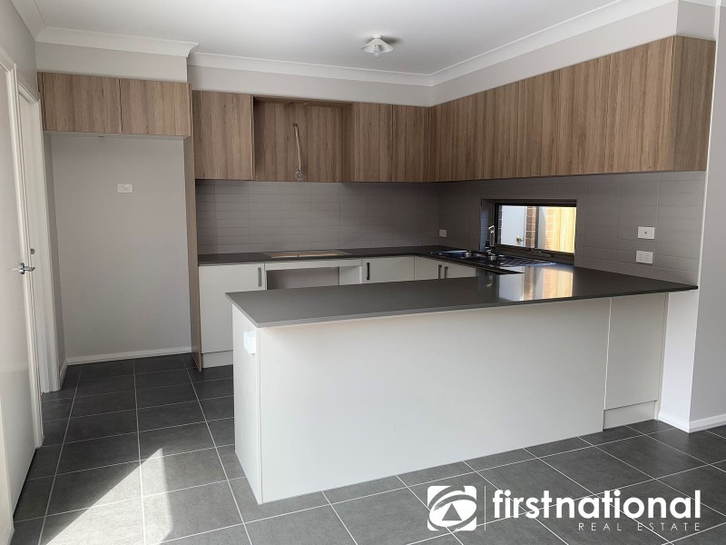 8B Whiteside Road, Officer VIC 3809