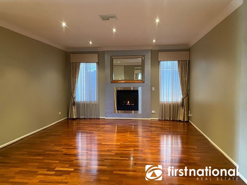 33 Cedarwood Crescent, Berwick VIC 3806