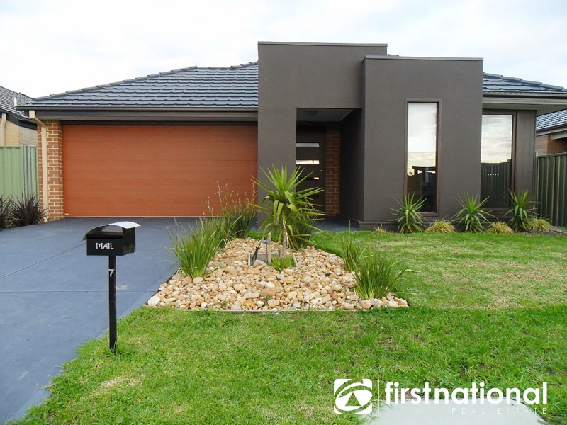 7 Day Lilly Court, Pakenham VIC 3810