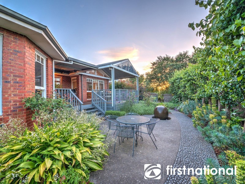 1 Crestview Drive, Beaconsfield VIC 3807