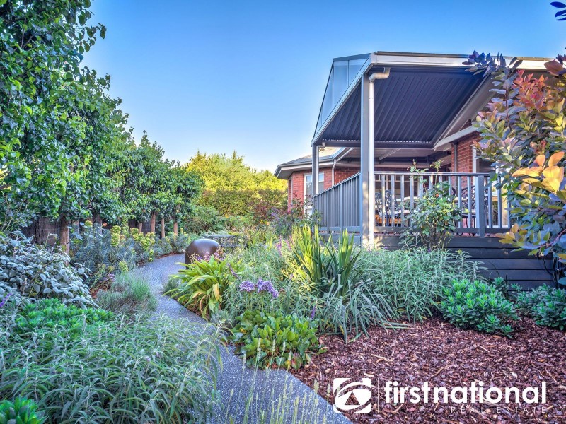 1 Crestview Drive, Beaconsfield VIC 3807