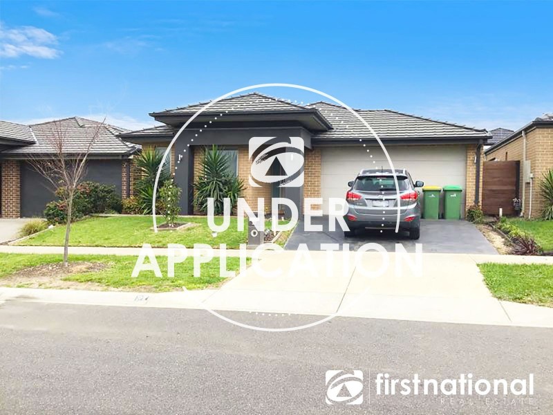 27 Renam Street, Pakenham VIC 3810