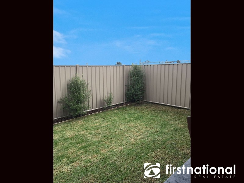 27 Renam Street, Pakenham VIC 3810