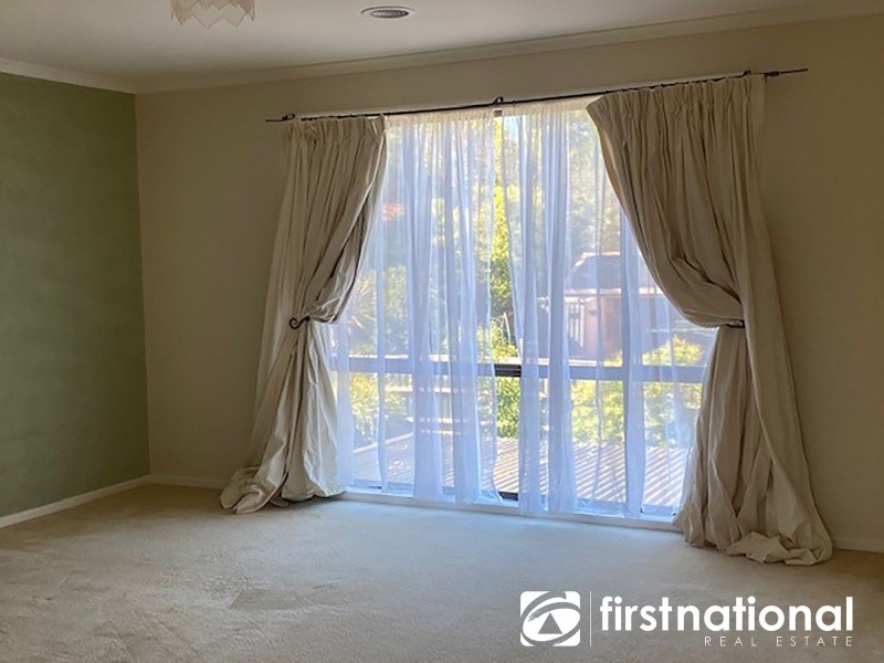 17 Canterbury Close, Narre Warren VIC 3805