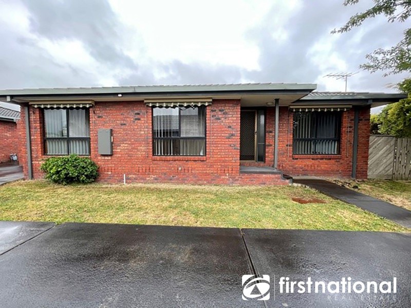1/2 Warwickshire Court, Narre Warren VIC 3805