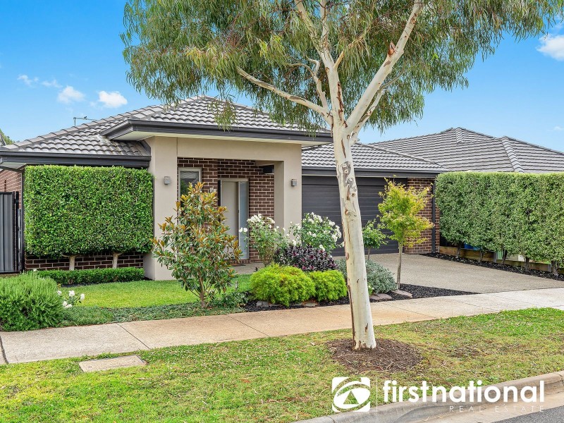 42 Karabair Street, Clyde North VIC 3978