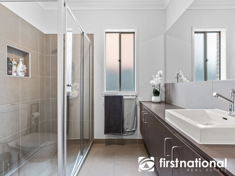 42 Karabair Street, Clyde North VIC 3978