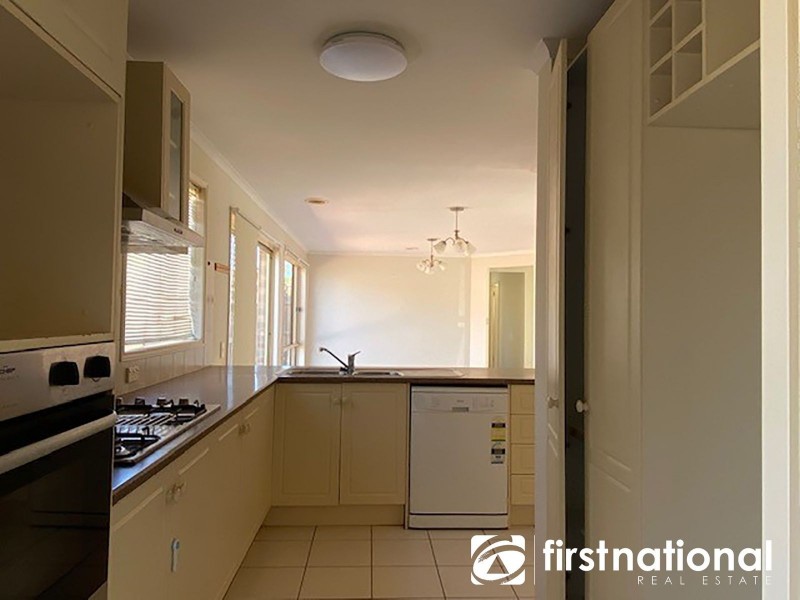 16 Harrington Drive, Narre Warren South VIC 3805