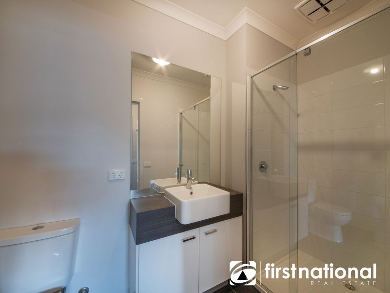 6 Todd Lane, Pakenham VIC 3810