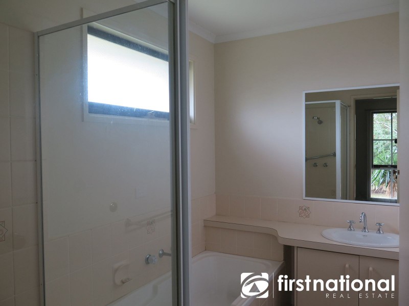 35 Simon Drive, Pakenham VIC 3810