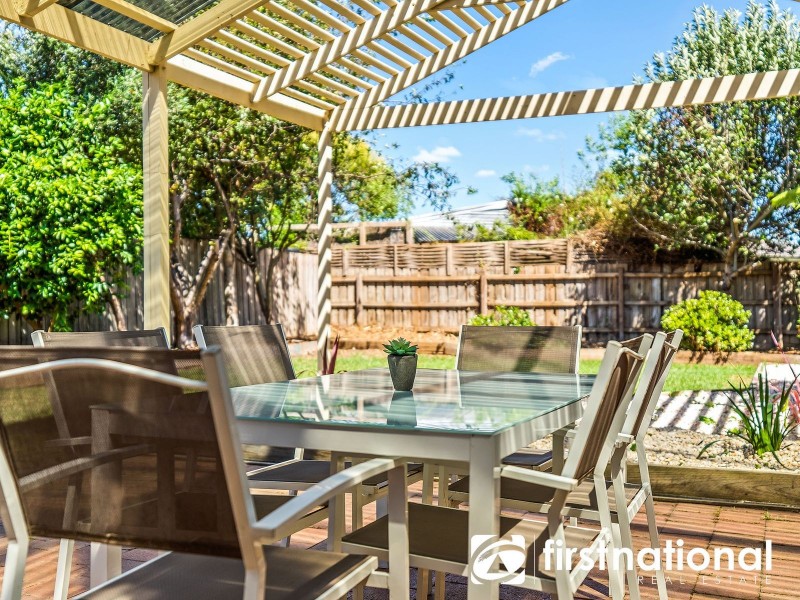 16 Warrenwood Place, Narre Warren VIC 3805