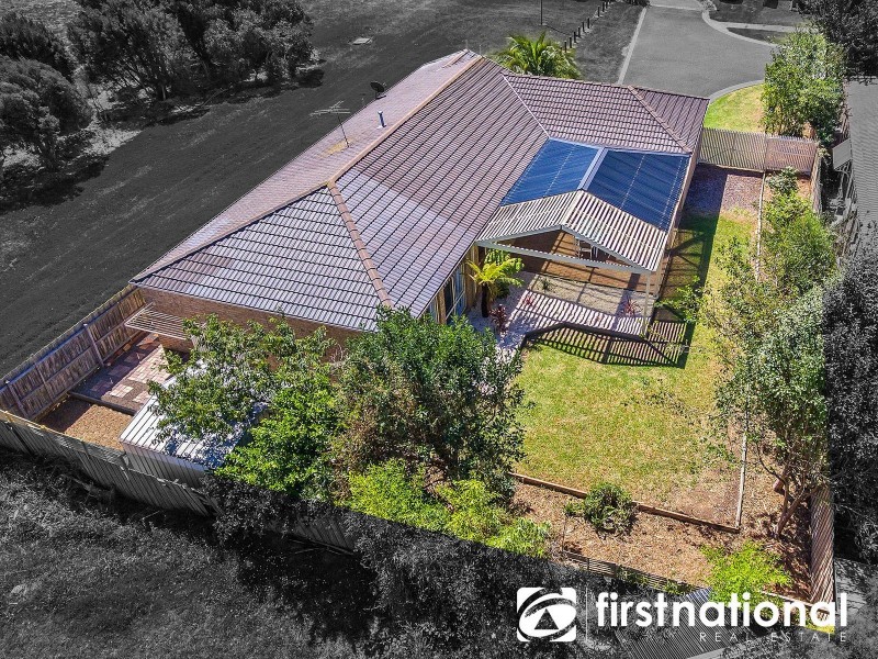 16 Warrenwood Place, Narre Warren VIC 3805