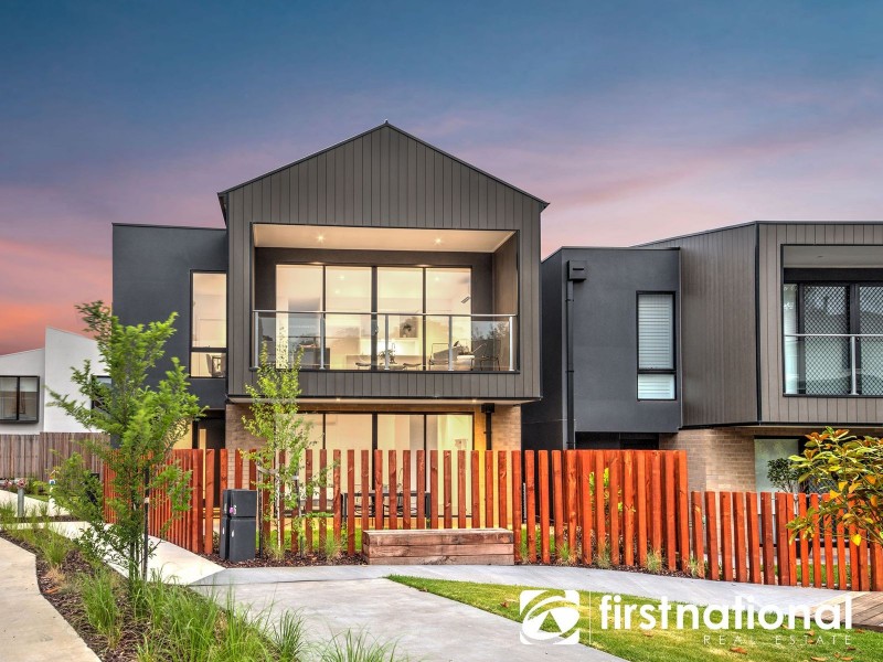 2 Willowdene Way, Berwick VIC 3806