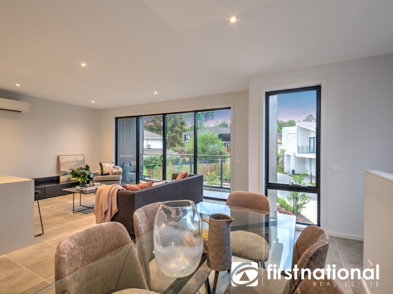 2 Willowdene Way, Berwick VIC 3806