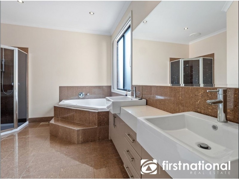 6 Tennyson Close, Berwick VIC 3806