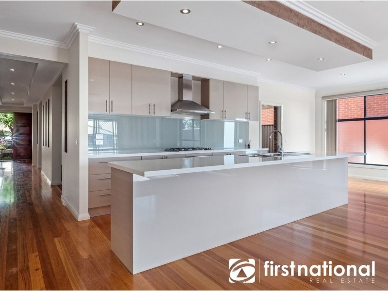 6 Tennyson Close, Berwick VIC 3806