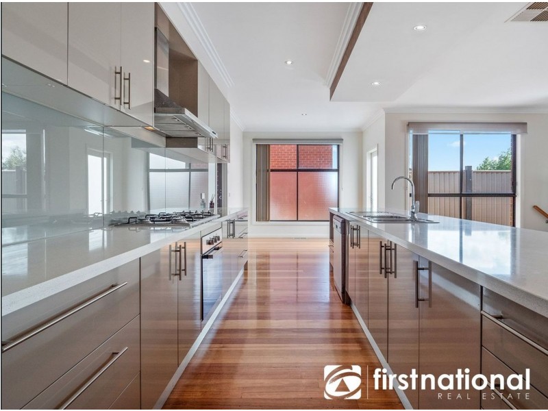 6 Tennyson Close, Berwick VIC 3806