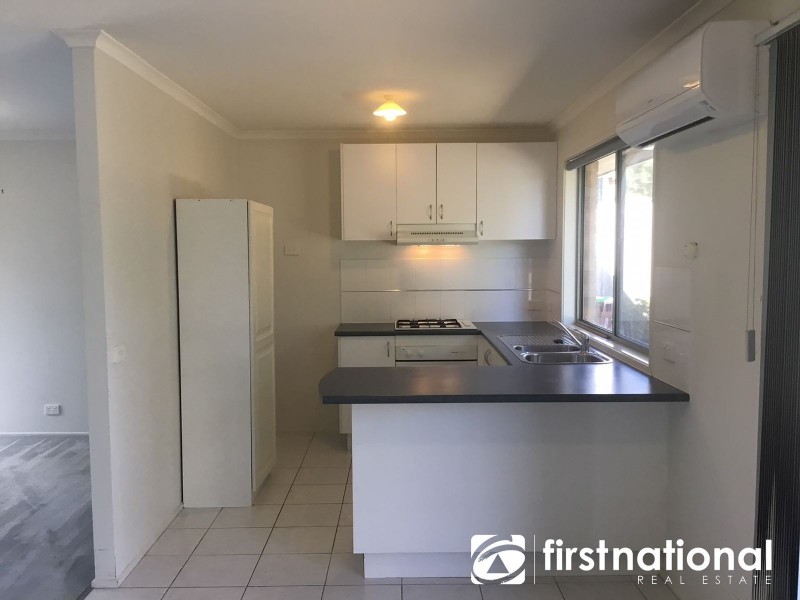82 Lake View Drive, Narre Warren South VIC 3805